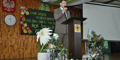 01-09-2021 Uroczyste rozpoczęcie roku szkolnego 2021/2022 w Zespole Szkół Leśnych w Zagnańsku